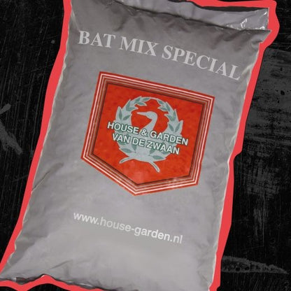 House & Garden Bat Mix Special full 50L bag close-up